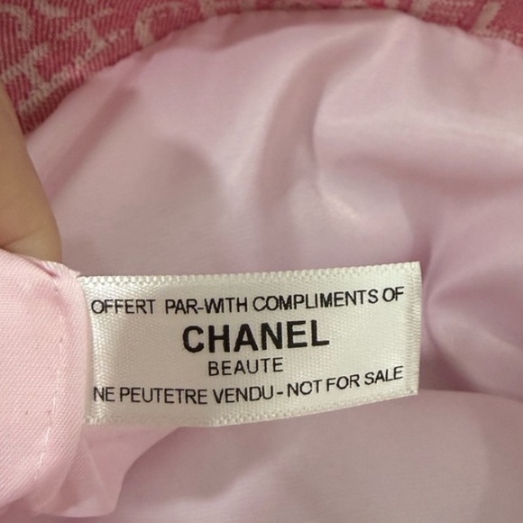 Chanel tote - Picture 3 of 4